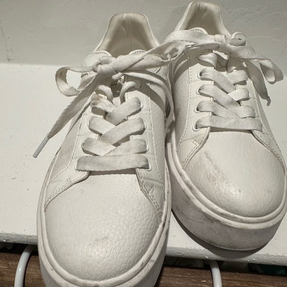 Michael Kors, platform sneakers, white almost new excellent condition size 8 1/2 - Picture 1 of 7